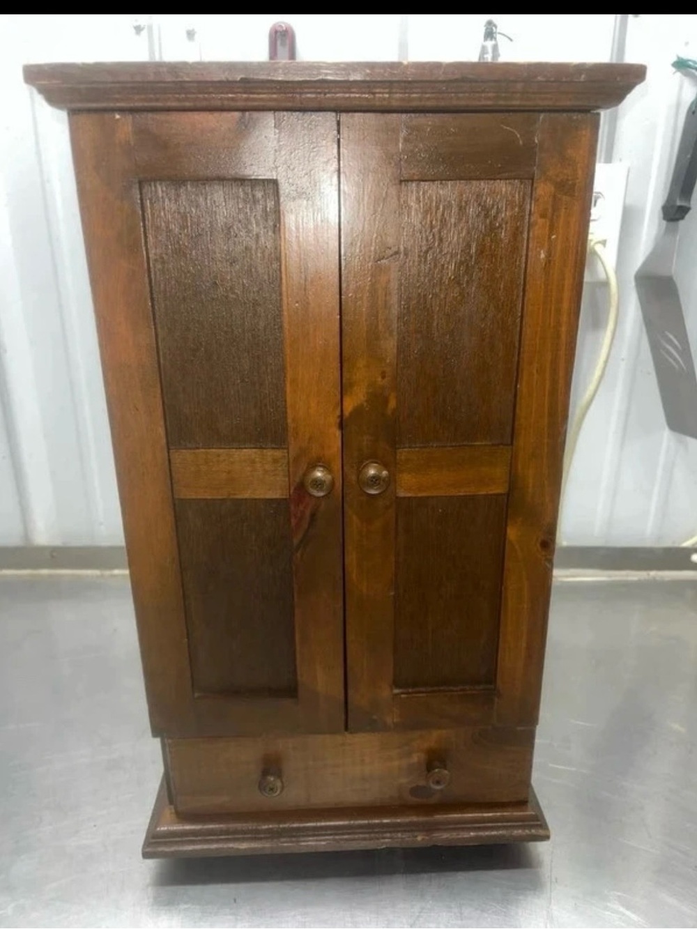 Wooden Two-Door jewelry box
